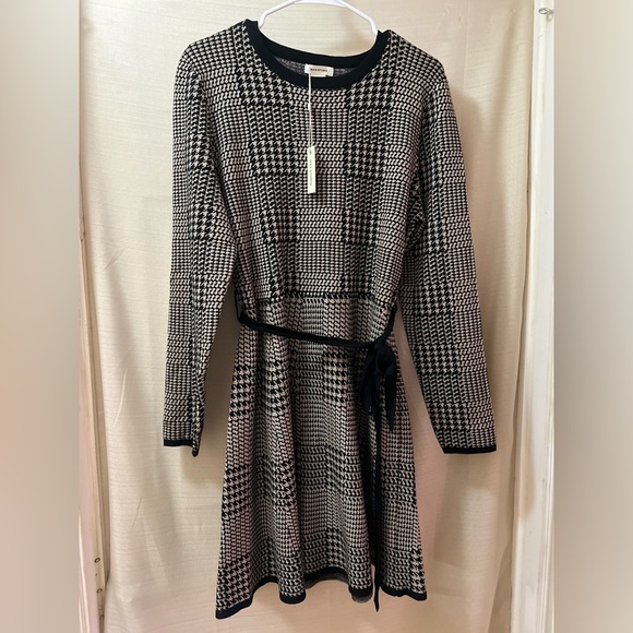 Max Studio Black and Gold Houndstooth Long Sleeve Dress Flared Skirt Belted - Picture 1 of 6